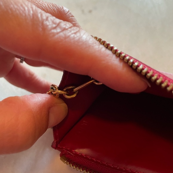 Louis Vuitton Vernis Key Pouch Pomme D’Amour - Picture 7 of 9